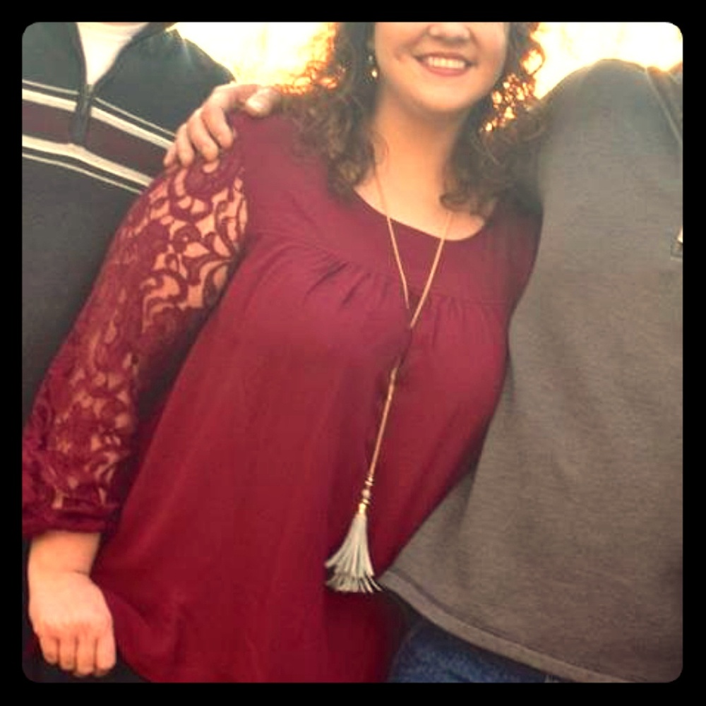 Burgandy lace sleeve top